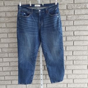Abercrombie & Fitch The Boyfriend Mid Rise Chewed Ankle Denim Jeans 32/14R NWT